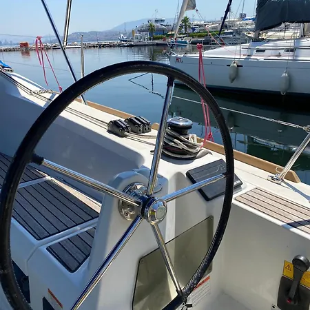 보트호텔 Nautical Nomad Çeşme